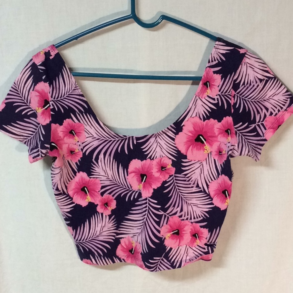 🌸🌸Floral crop top🌸🌸